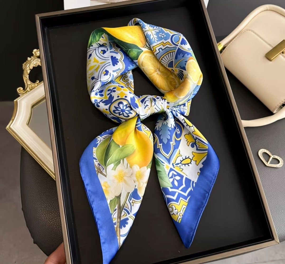 Print Square scarf